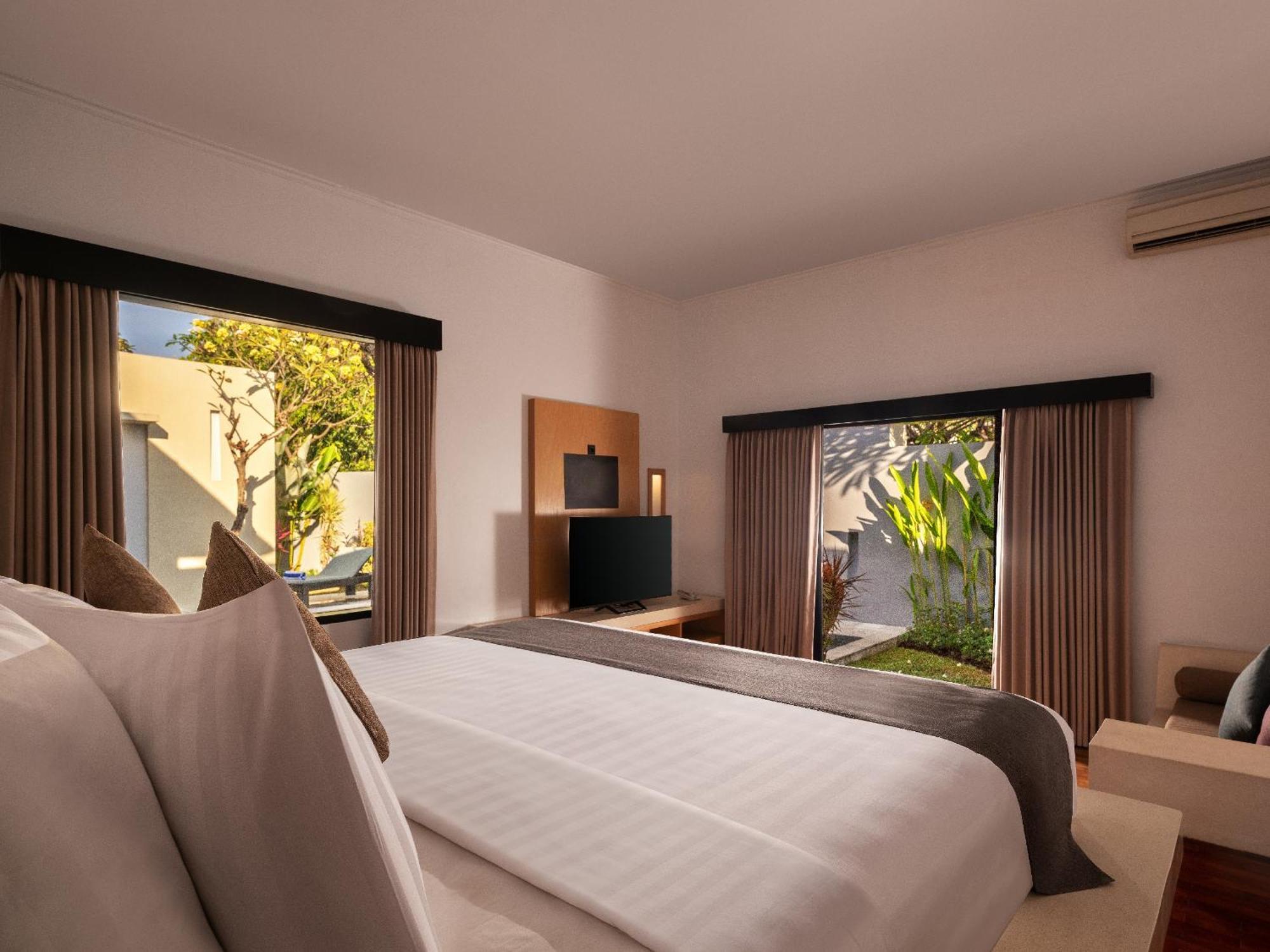 The Seminyak Suite - Private Villa Экстерьер фото