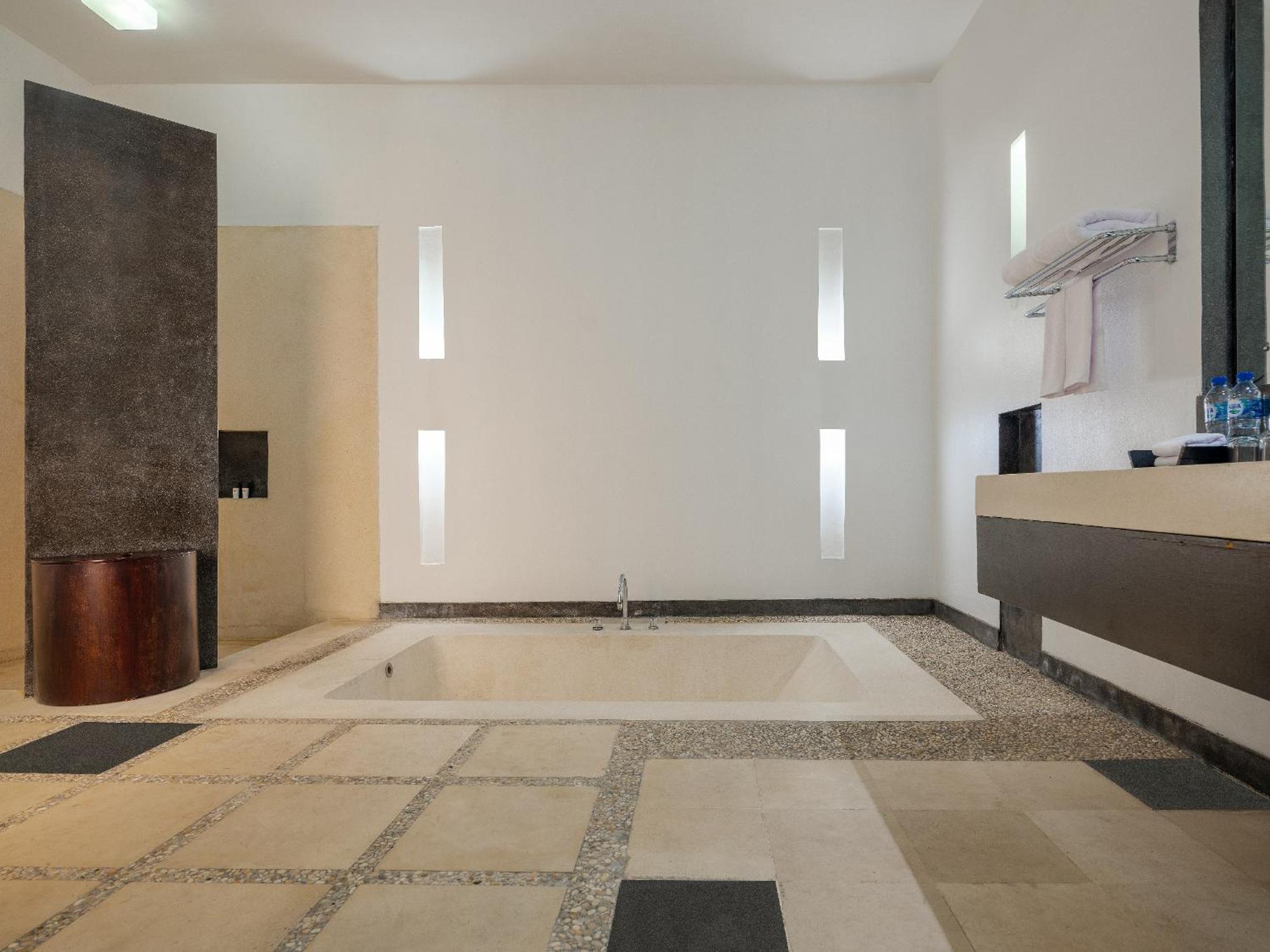 The Seminyak Suite - Private Villa Экстерьер фото